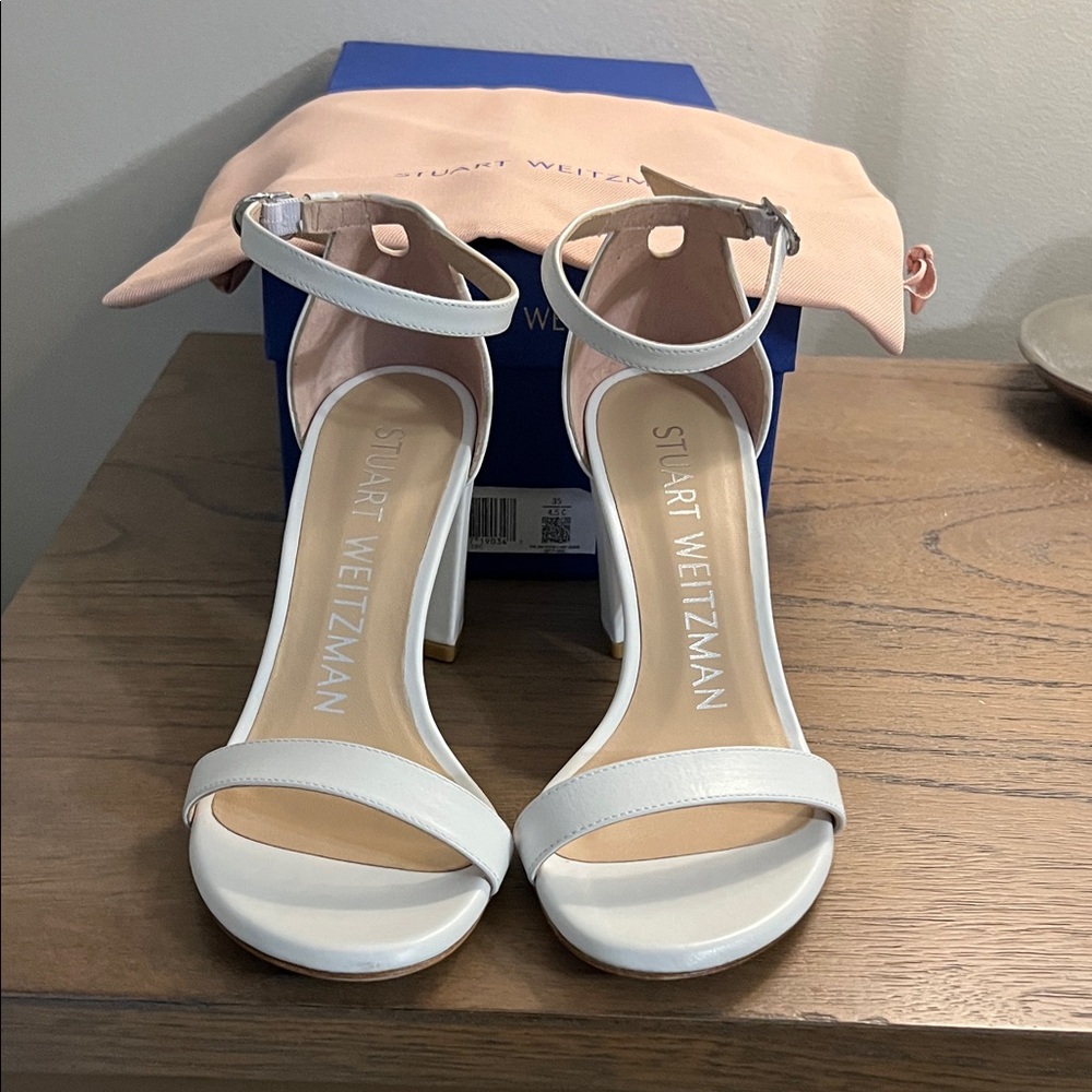 Stuart Weitzman White Women's Sandals size 4.5C